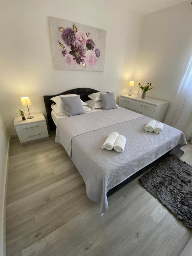 Apartman Antonio Baška Voda Exteriör bild