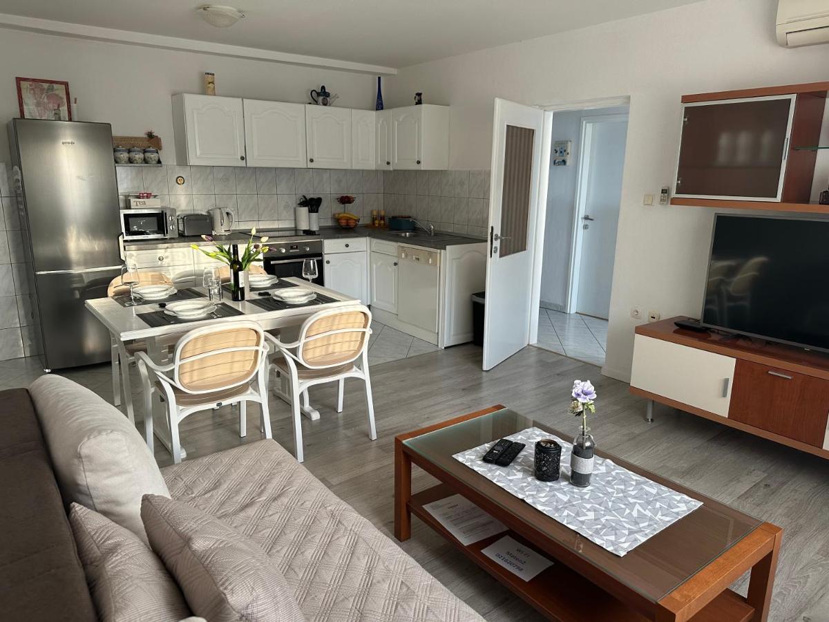 Apartman Antonio Baška Voda Exteriör bild
