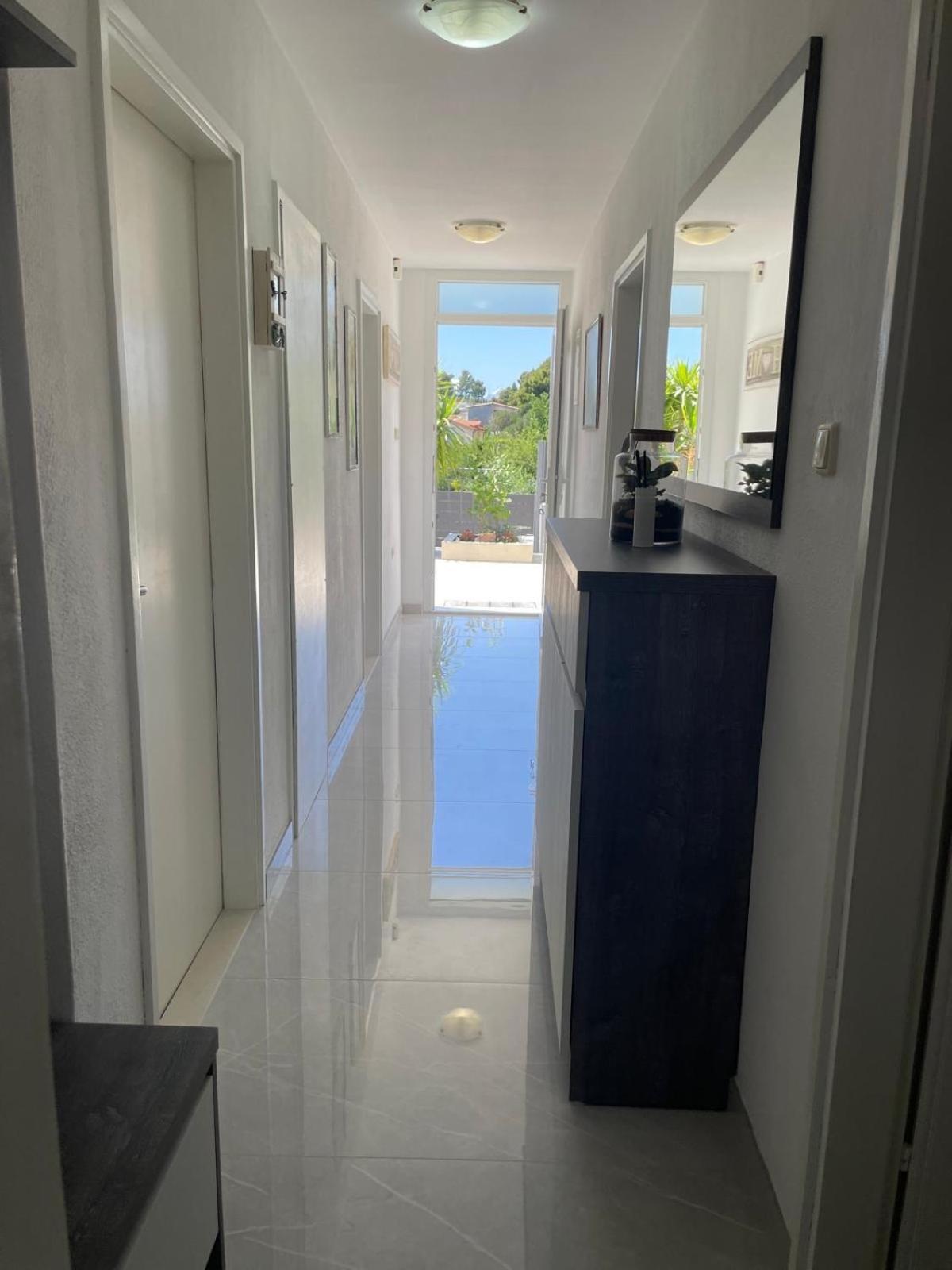Apartman Antonio Baška Voda Exteriör bild