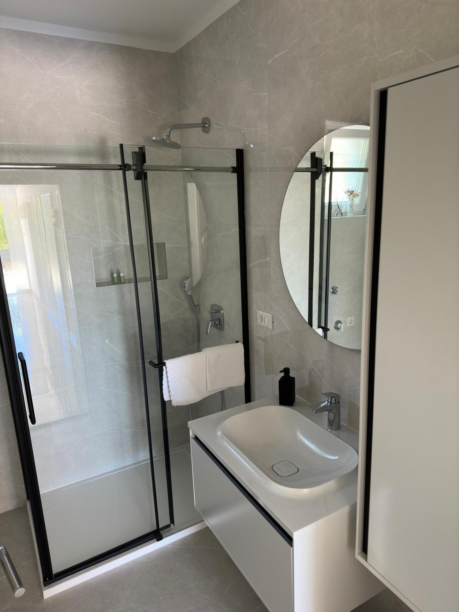 Apartman Antonio Baška Voda Exteriör bild