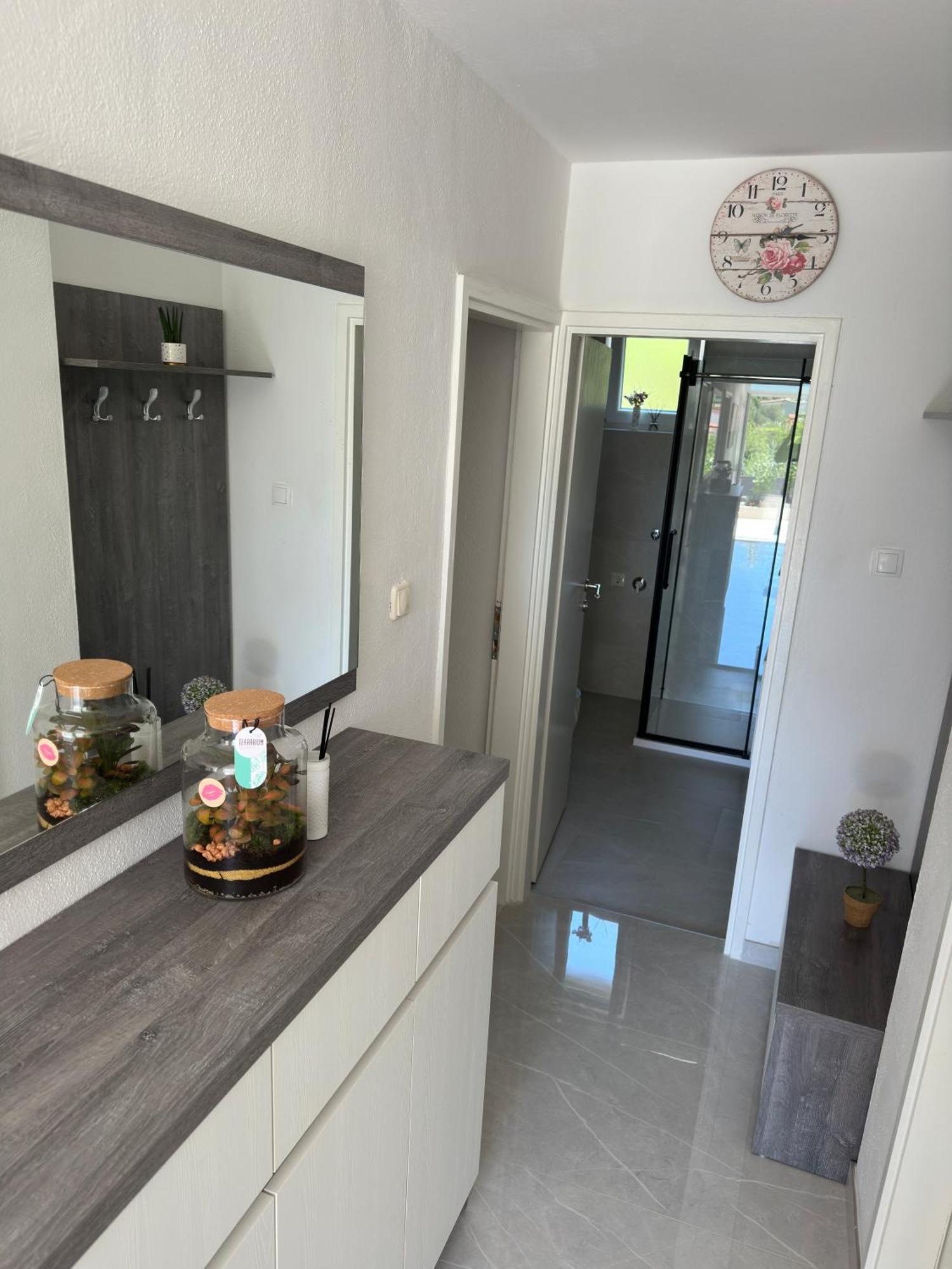 Apartman Antonio Baška Voda Exteriör bild